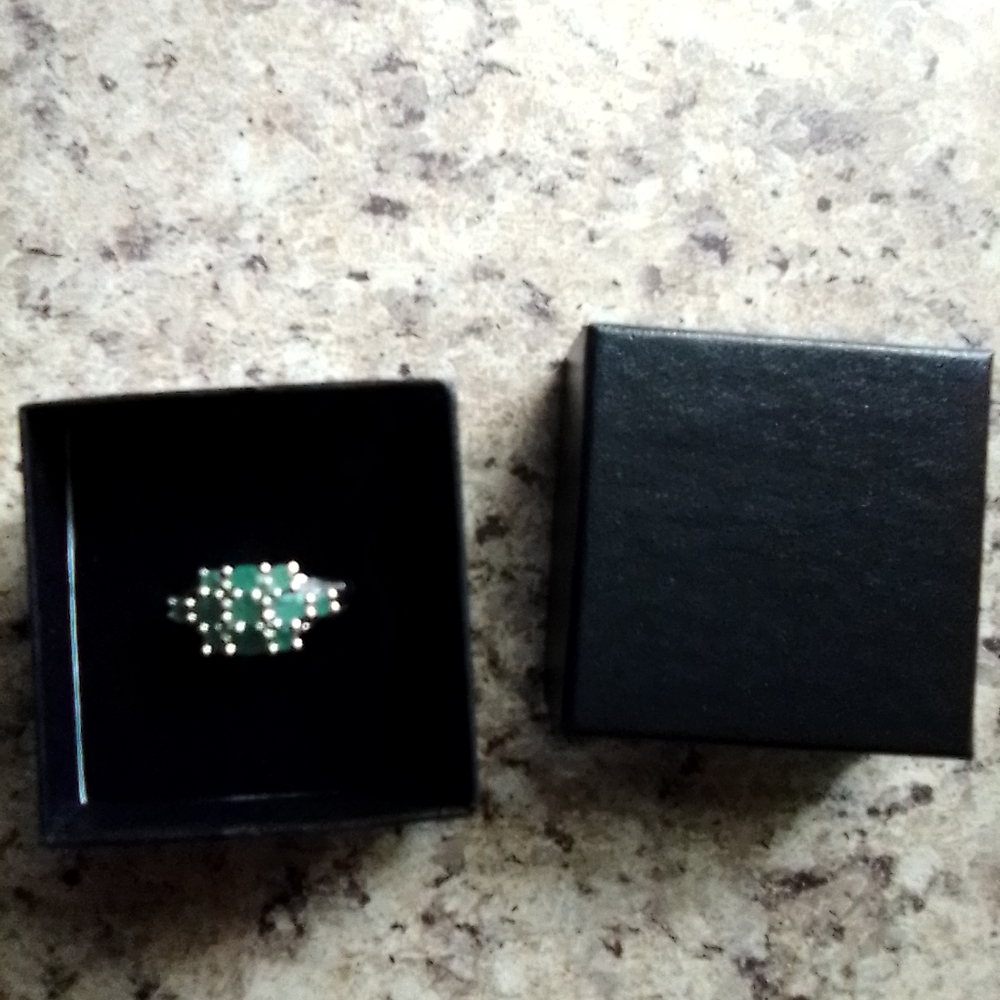 Emerald Ring - Picture 2 of 2